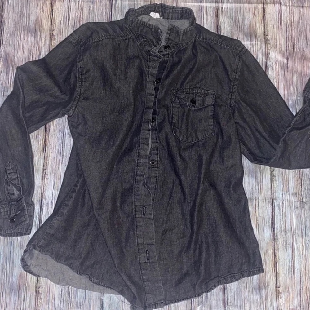 💞 Kids Size 9/10 Black Chambray Button Down Shirt